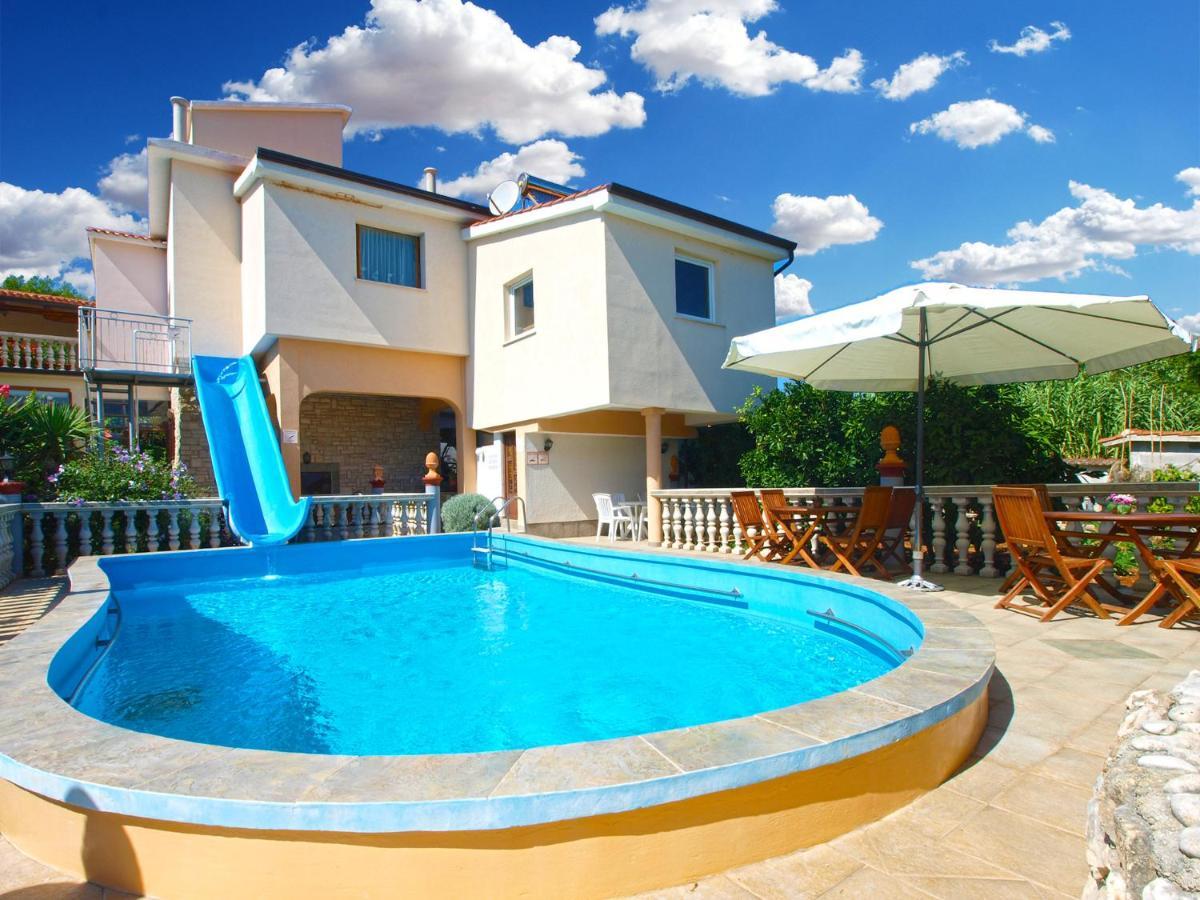 Apartments Vrcevan 811 Medulin Luaran gambar