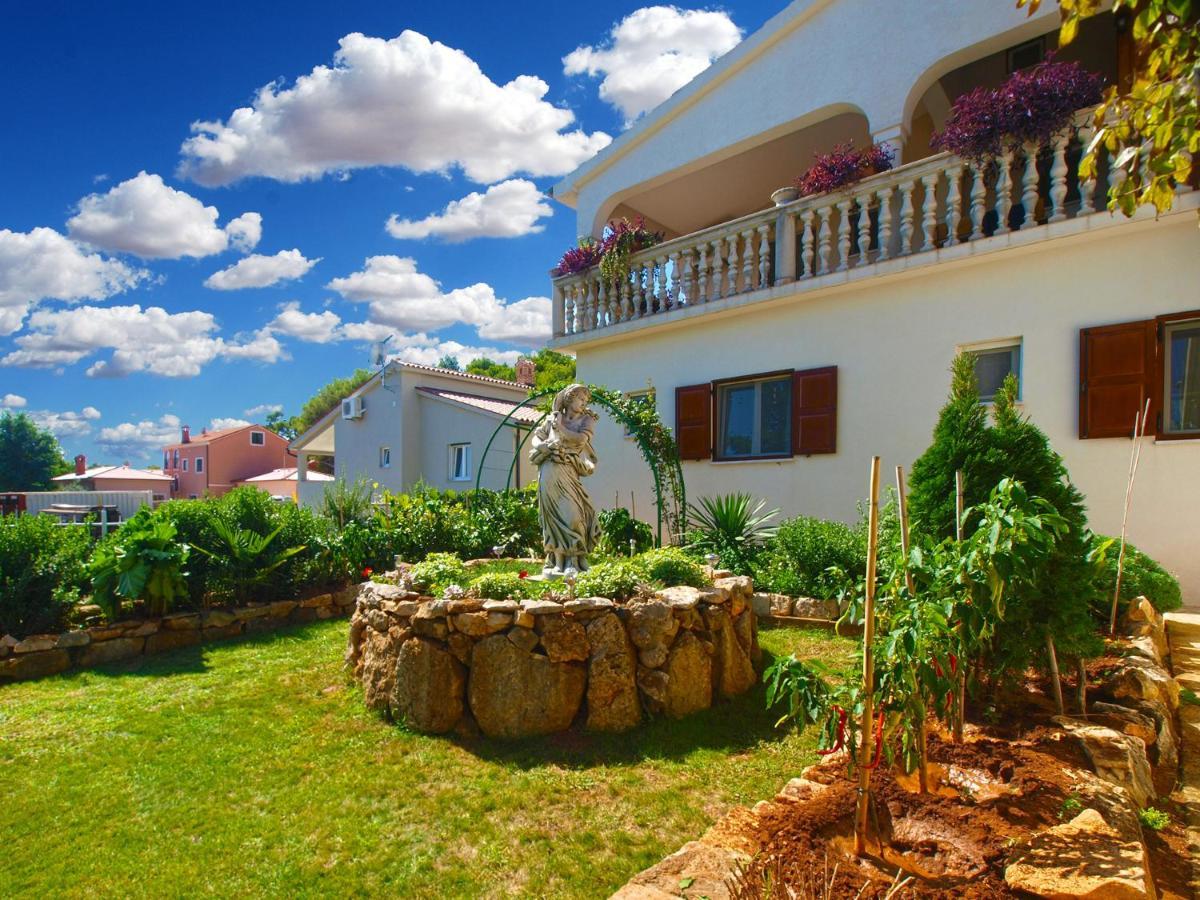 Apartments Vrcevan 811 Medulin Luaran gambar