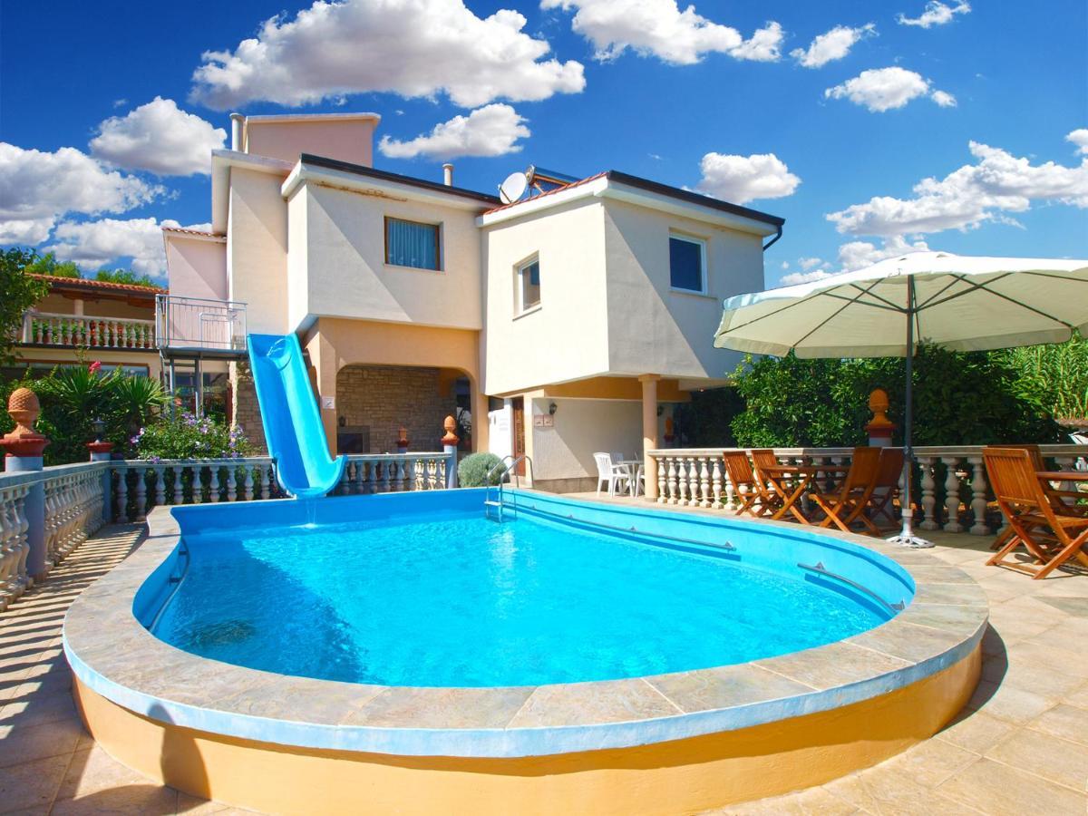Apartments Vrcevan 811 Medulin Luaran gambar
