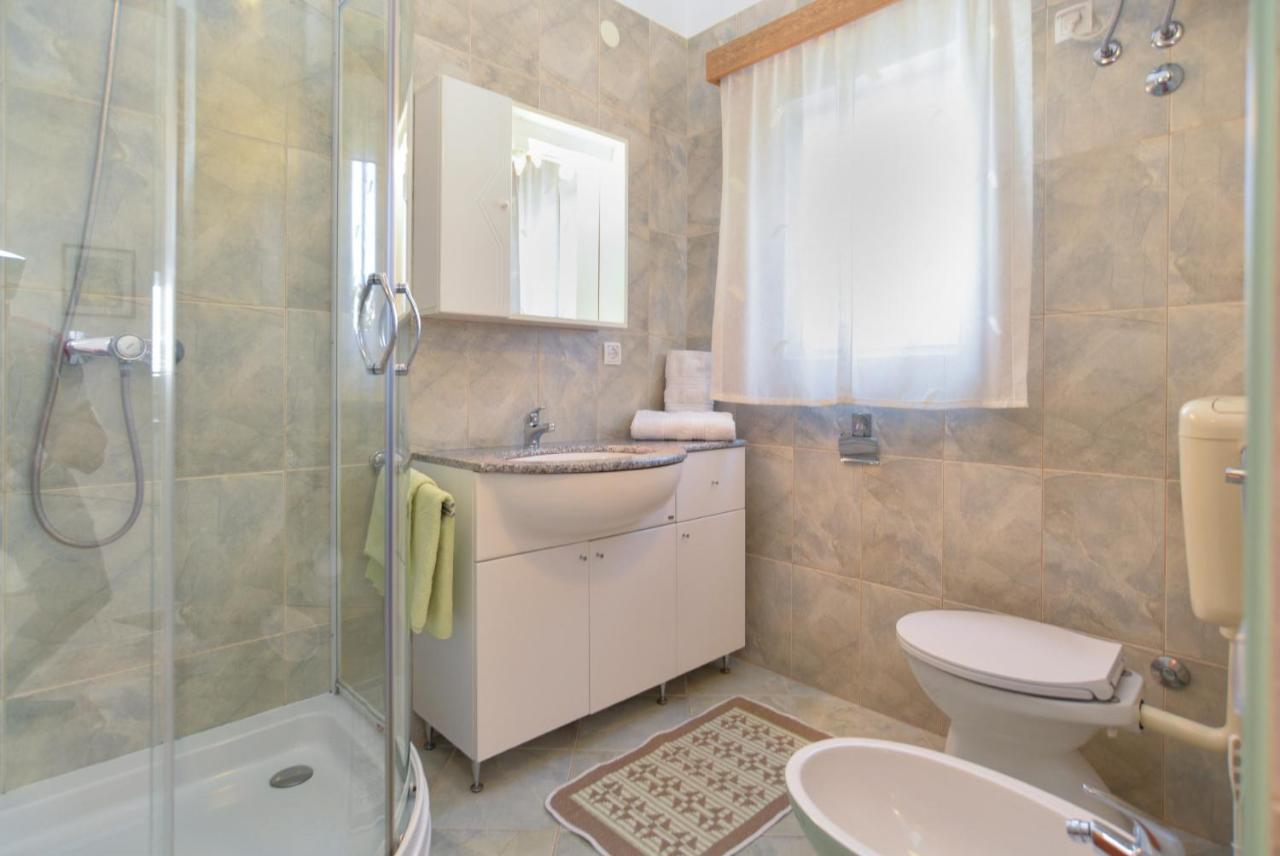 Apartments Vrcevan 811 Medulin Luaran gambar