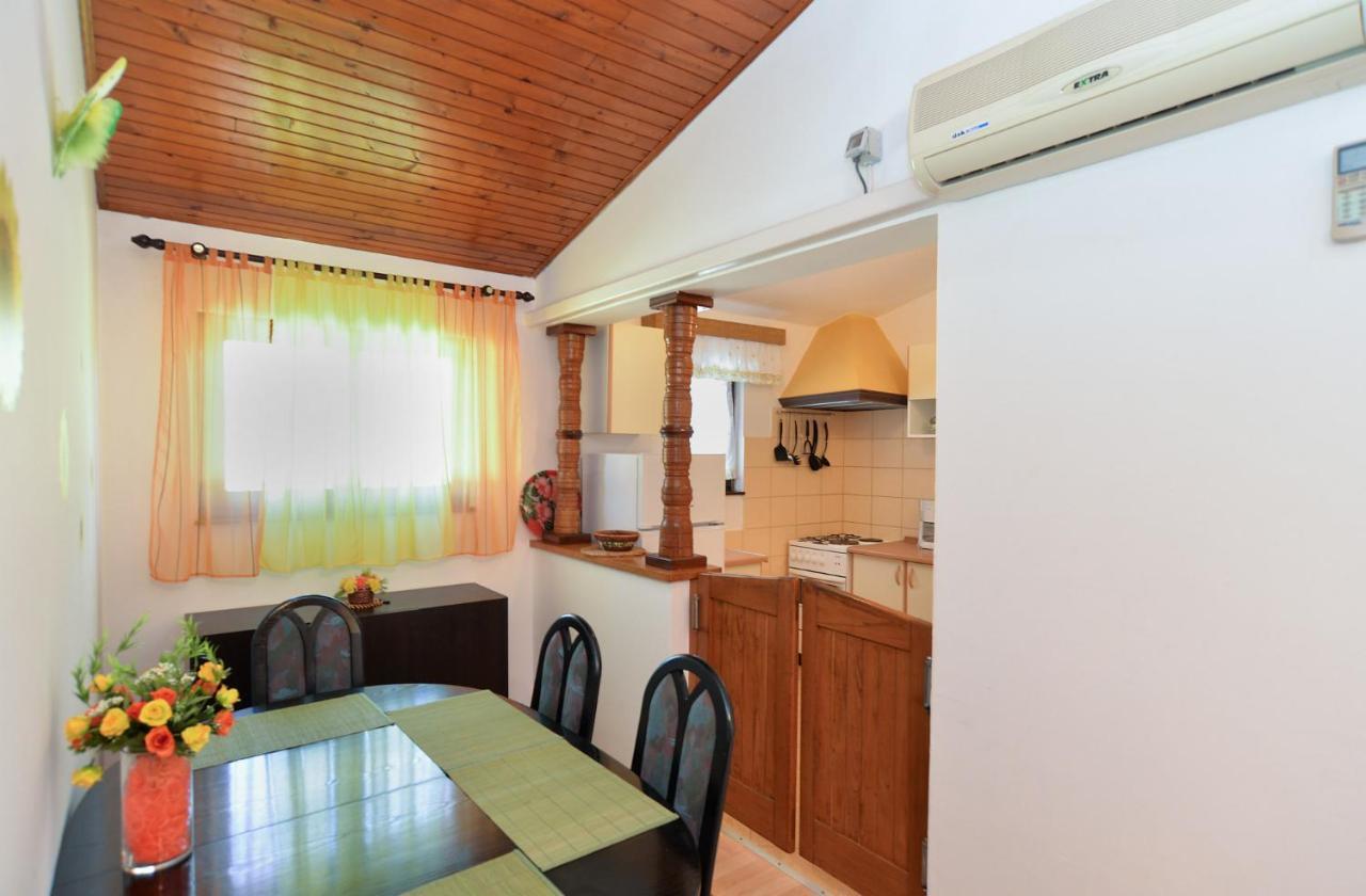 Apartments Vrcevan 811 Medulin Luaran gambar